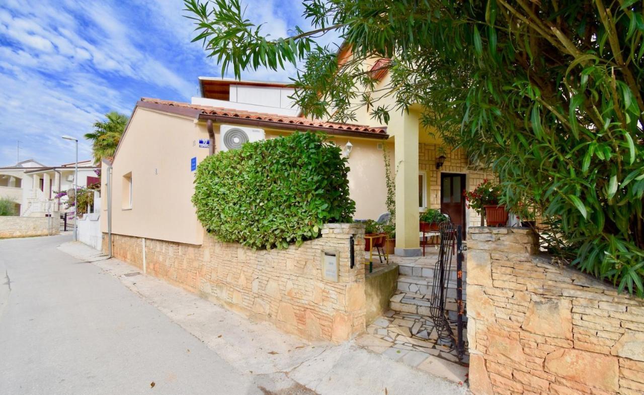 Holiday Apartments Медулин Екстериор снимка